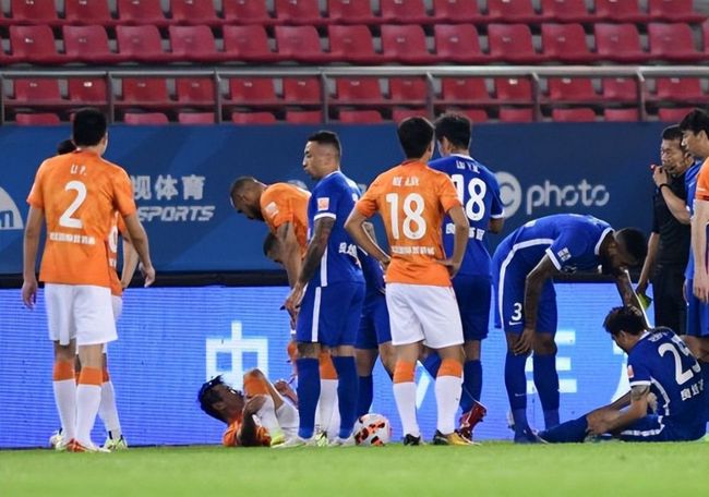 基米希不仅仅是在球场上表现不佳，赛后他也不再出现在媒体面前。